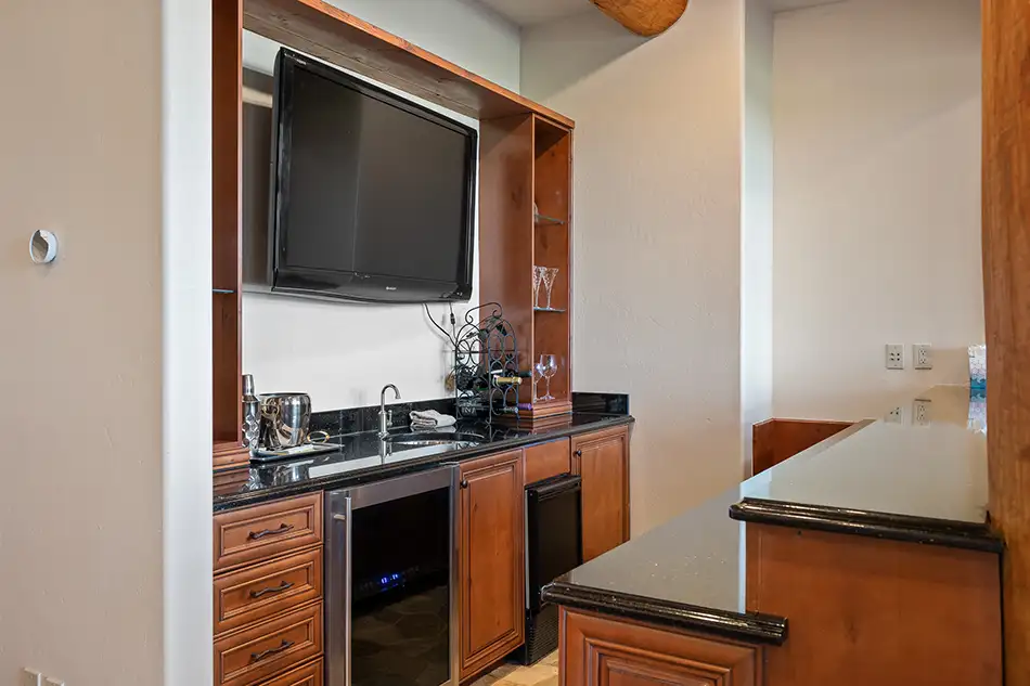 Dexter Meadows Lot 1 Wet Bar