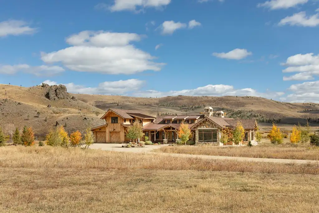 Rancho Feliz exterior and surroundings